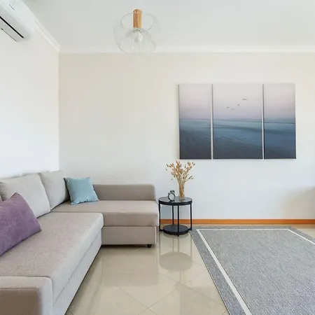 Elena 2 Mit Blick Auf Wasser By Interhome